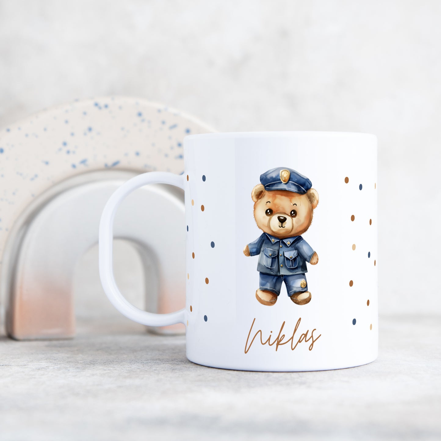 Kunststofftasse Feuerwehr mit Punkten